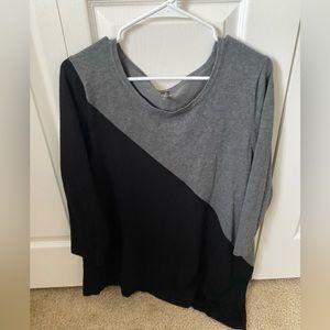 •Free Shipping• Woman’s Sweater